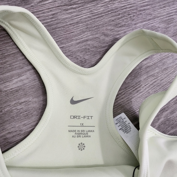 Nike Swoosh Sports Bra - Picture 5 of 6